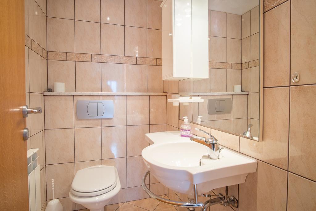 Apartments Jenny Pinezići Екстериор снимка