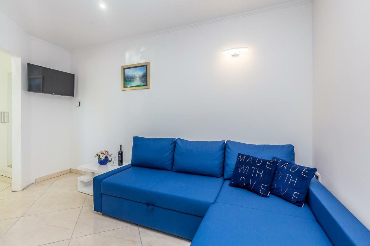 Apartments Jenny Pinezići Екстериор снимка