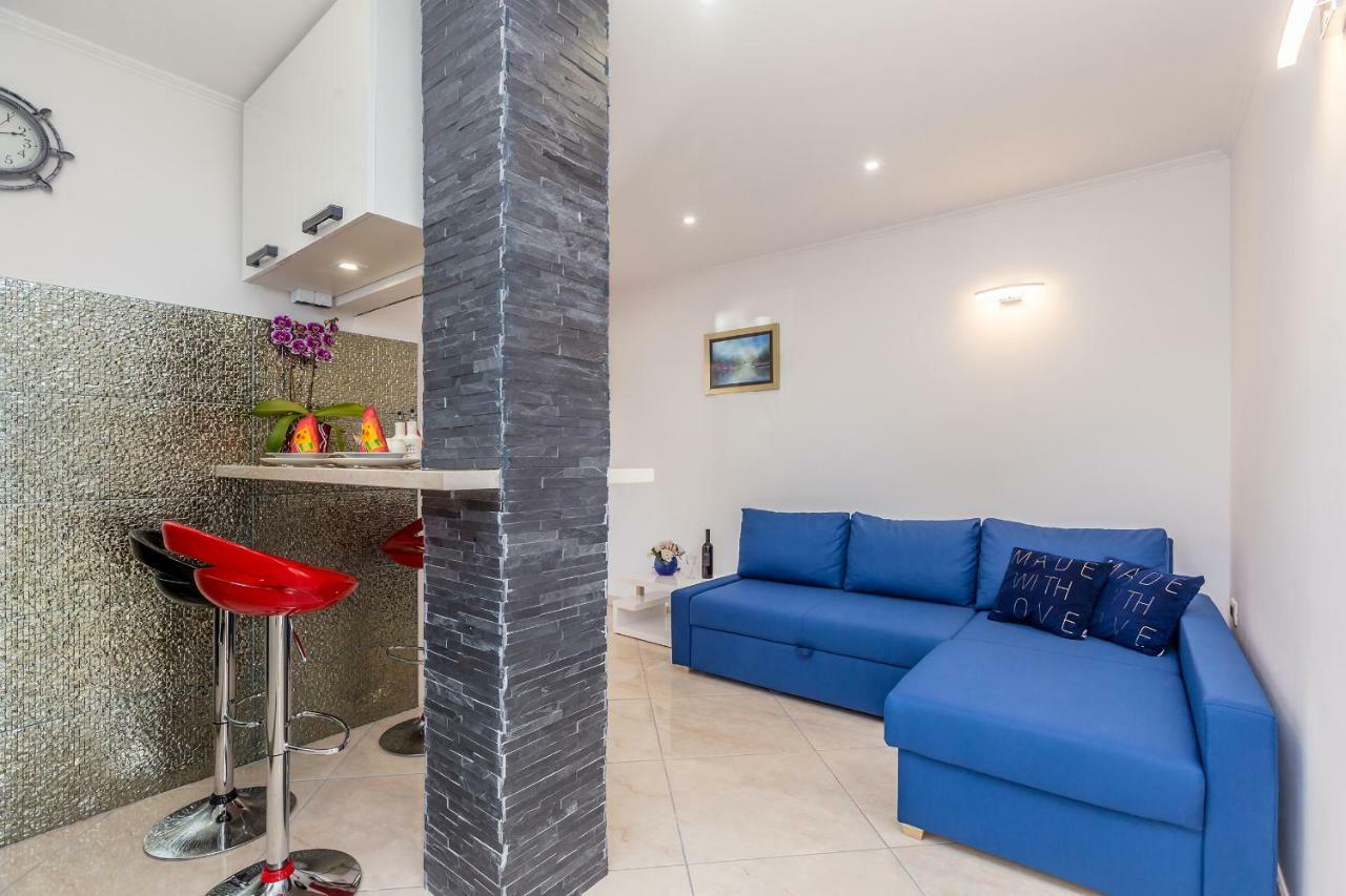 Apartments Jenny Pinezići Екстериор снимка